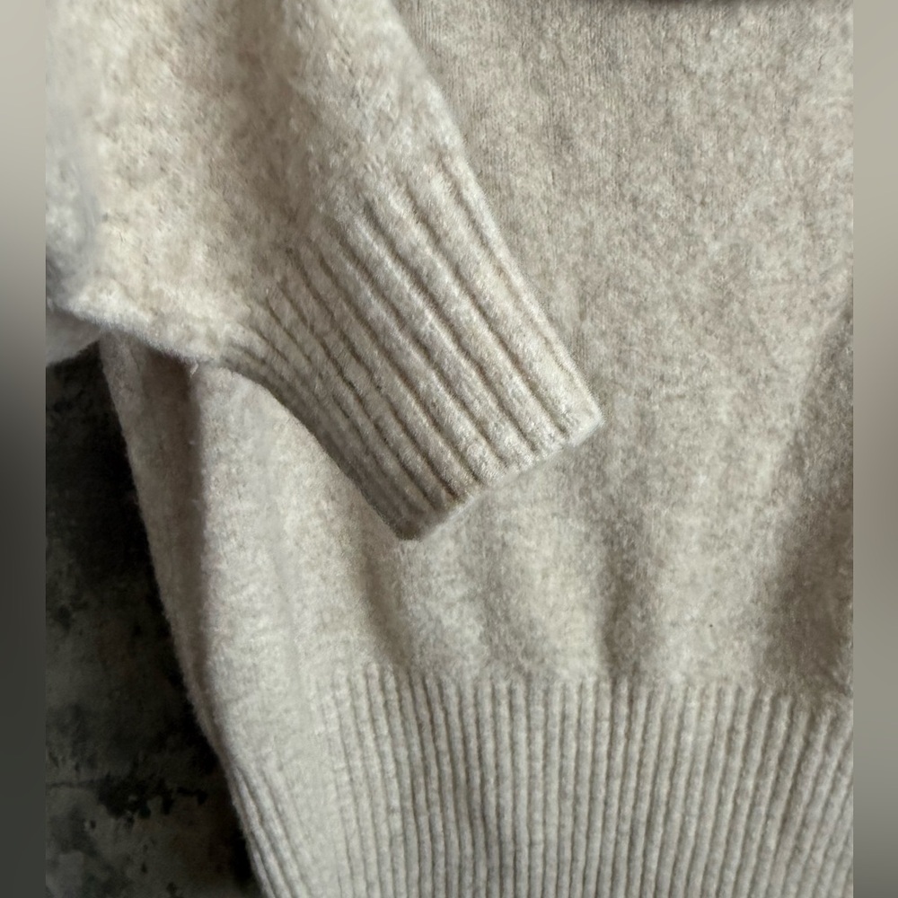 H&M taupe open neck sweater - Picture 4 of 7